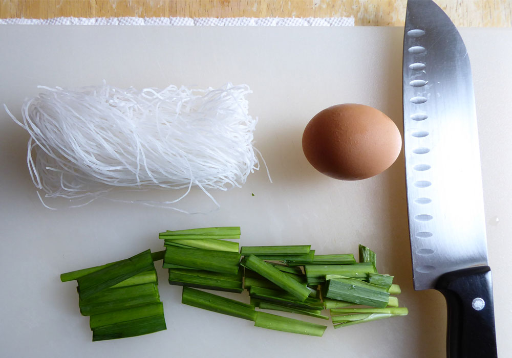 Bean Thread with Garlic Chive and Egg Ingredients